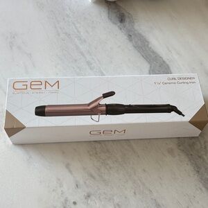 GEM curl designer 1 1/4” ceramic curling iron brand new